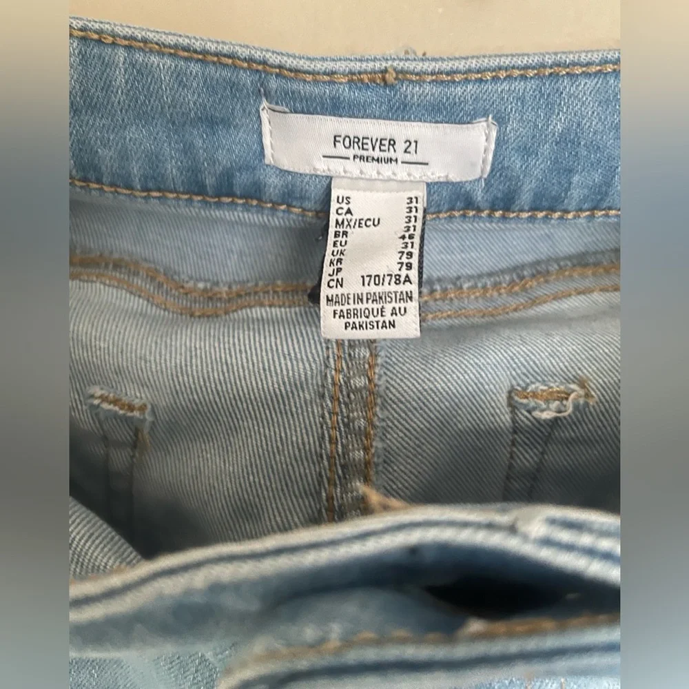 Forever 21 Flare-Leg Jeans Size 12 or 31 - Picture 6 of 7